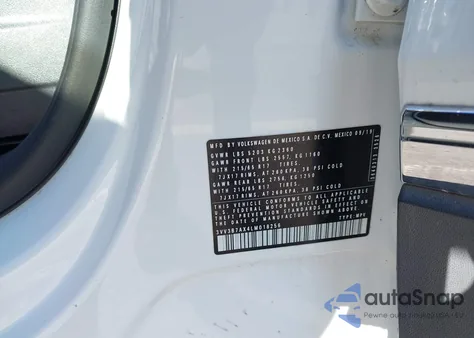 2020 Volkswagen Tiguan 2.0T Se/2.0T Se R-Line Black/2.0T Sel z USA, uszkodzony, nr VIN 3VV3B7AX4LM018256